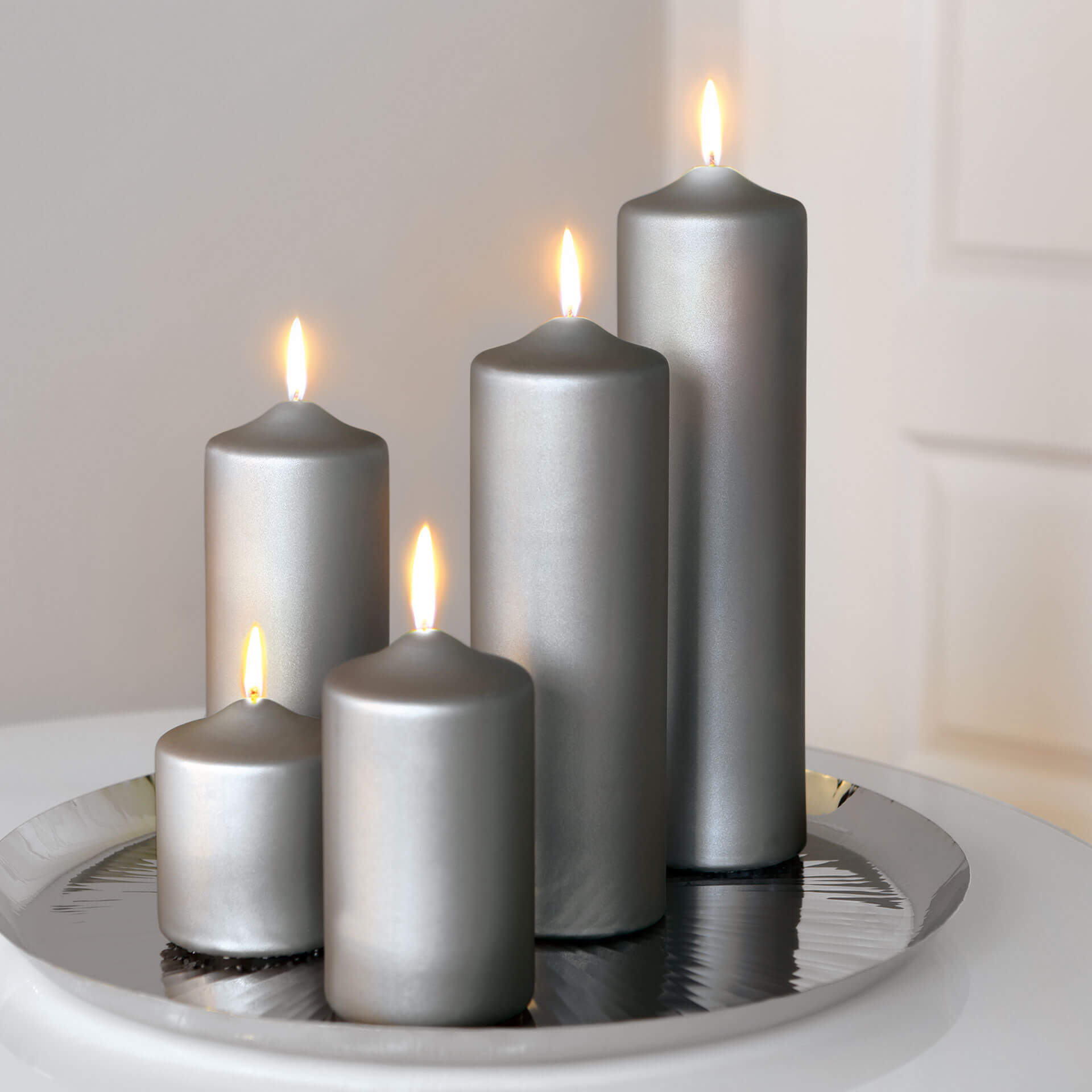 CANDLE metallic Stumpenkerze grau