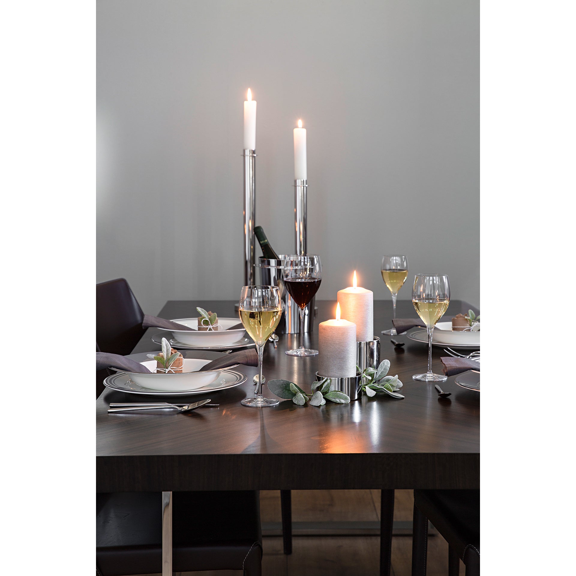 SOBRIO Stumpenkerzenhalter silberfarben