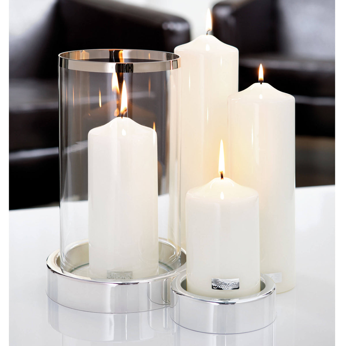 CANDLE gelackte Stumpenkerze weiß