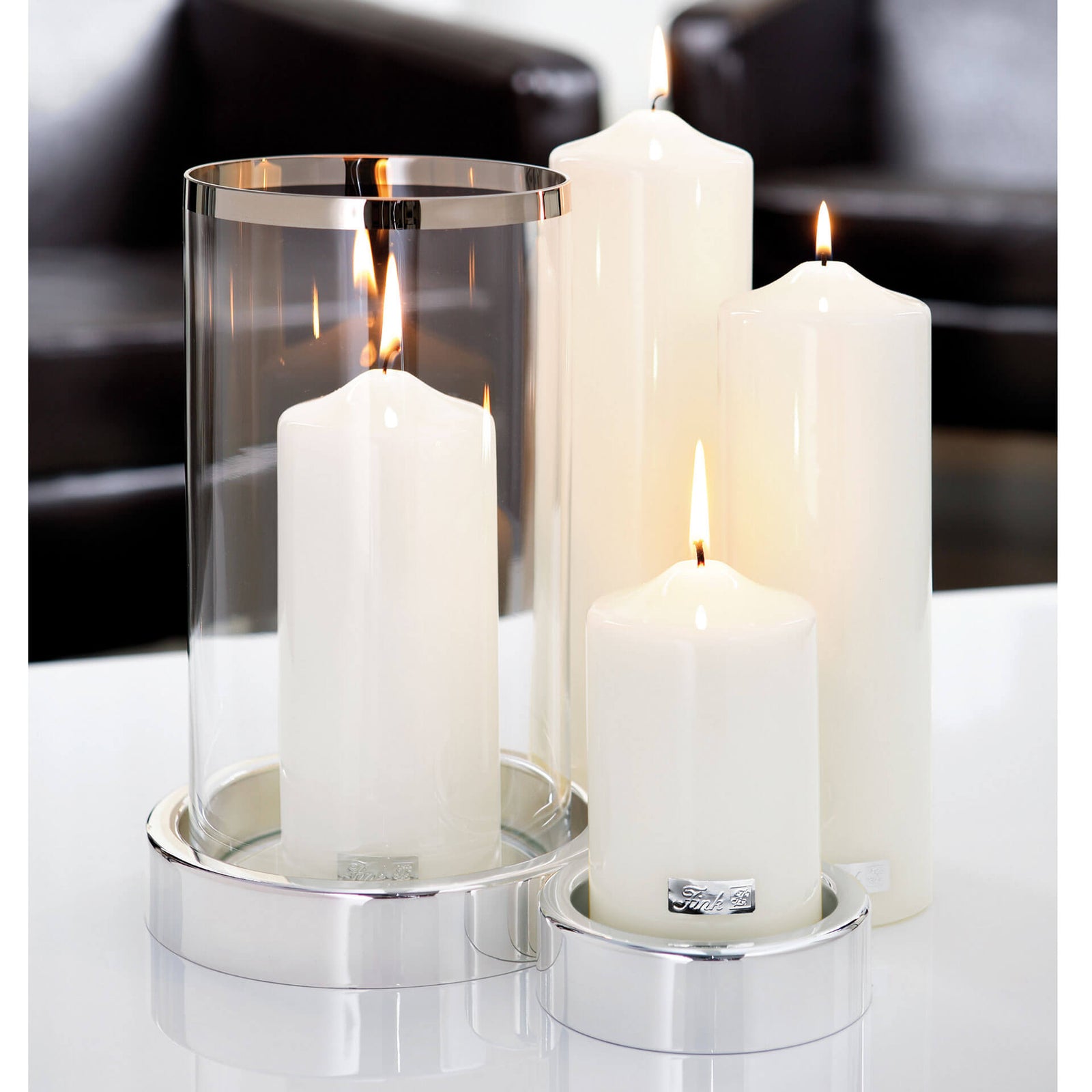 CANDLE gelackte Stumpenkerze weiß