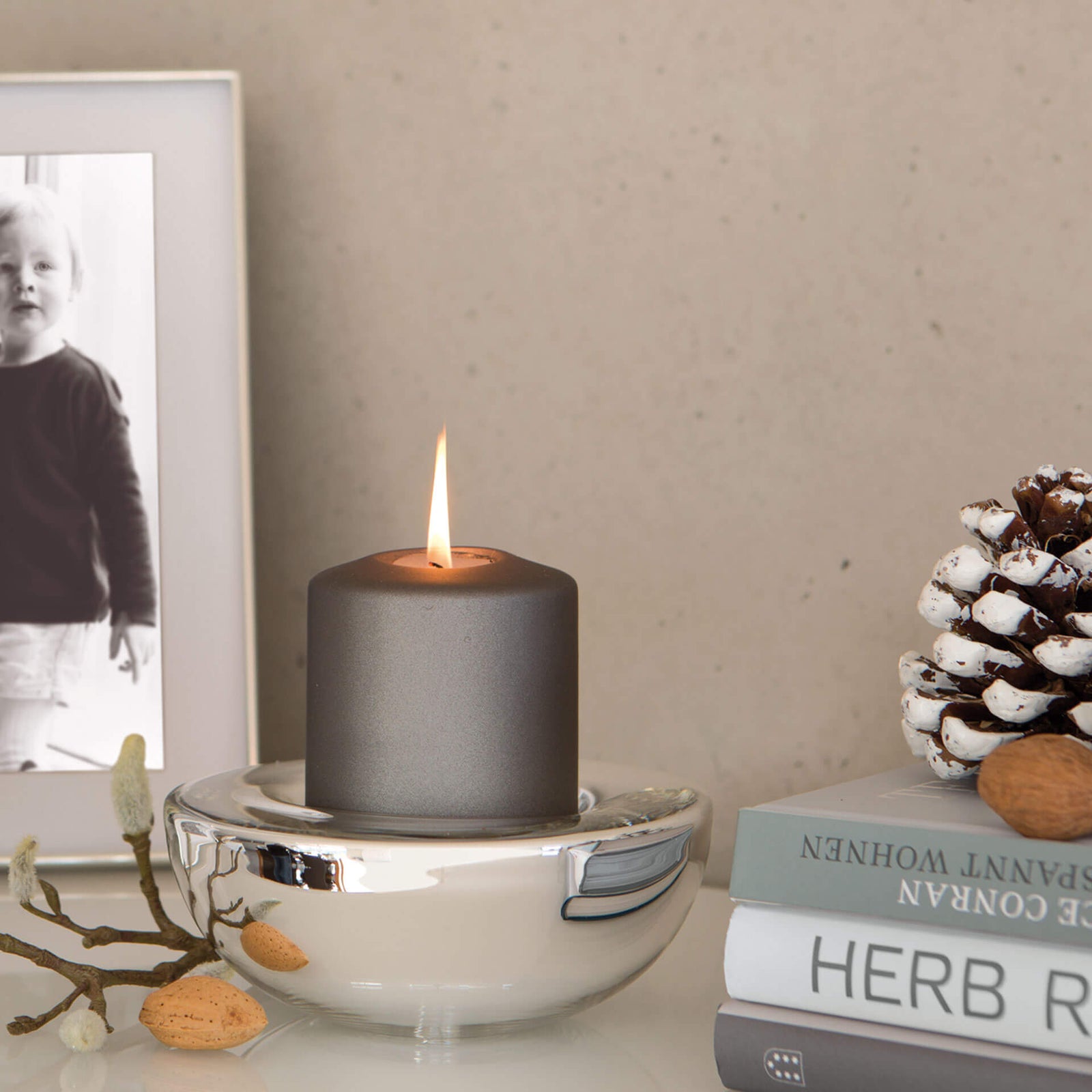 CANDLE metallic Stumpenkerze grau