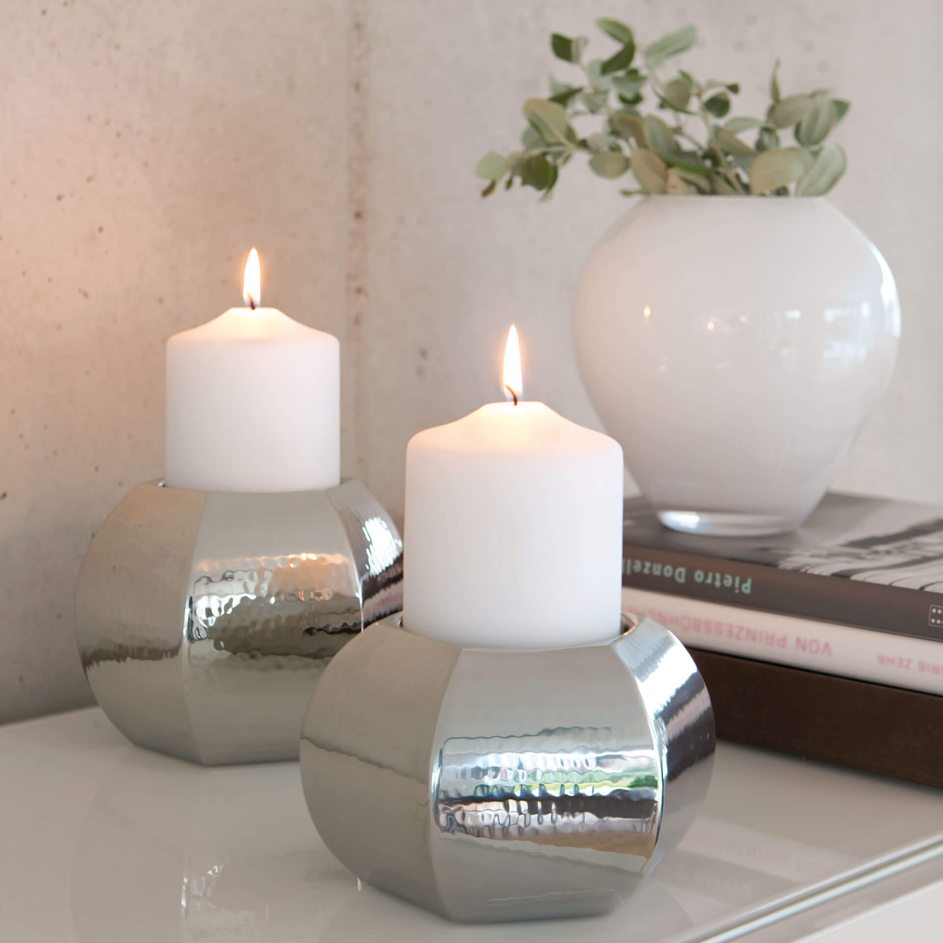 CANDLE metallic Stumpenkerze weiß