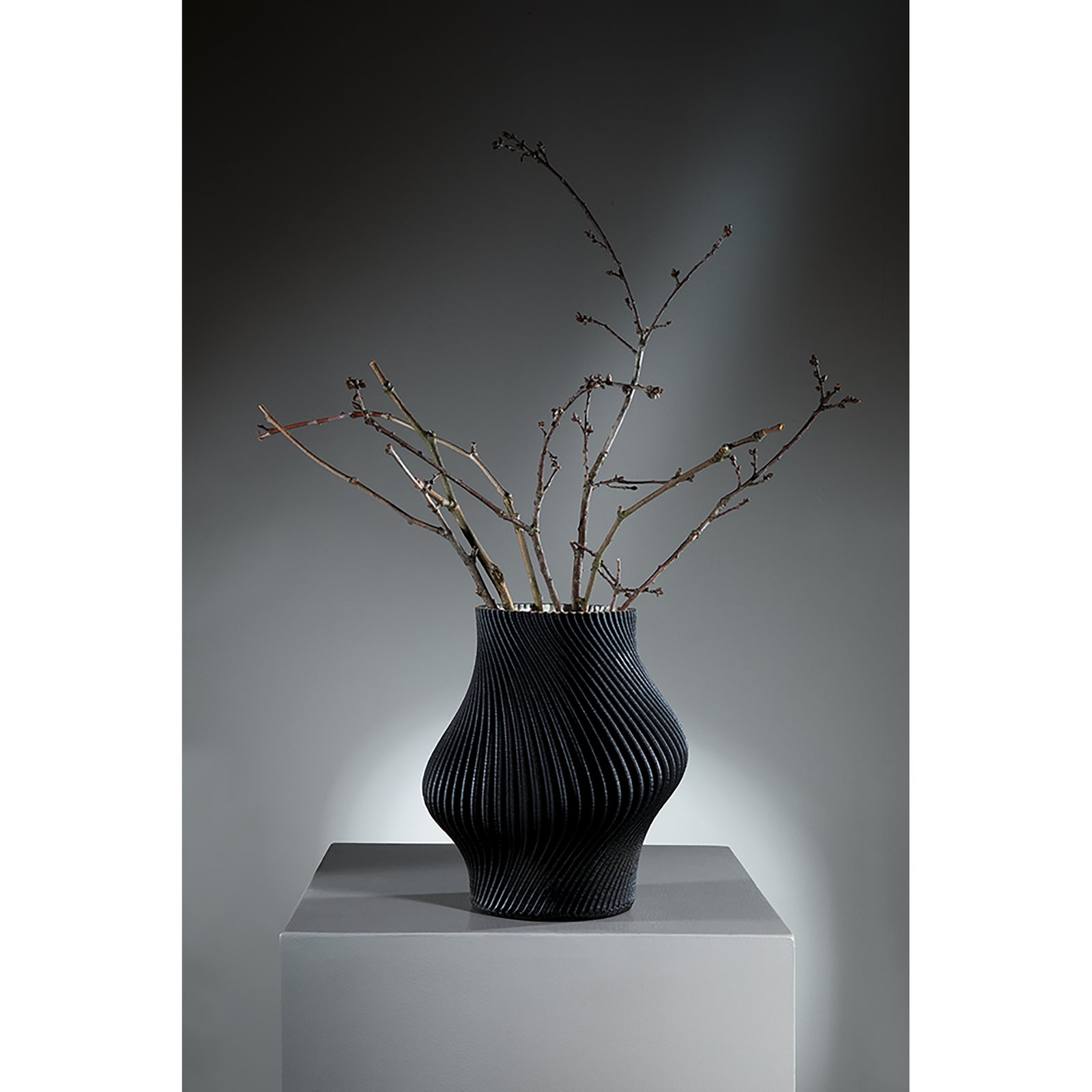 GIRA Vase schwarz