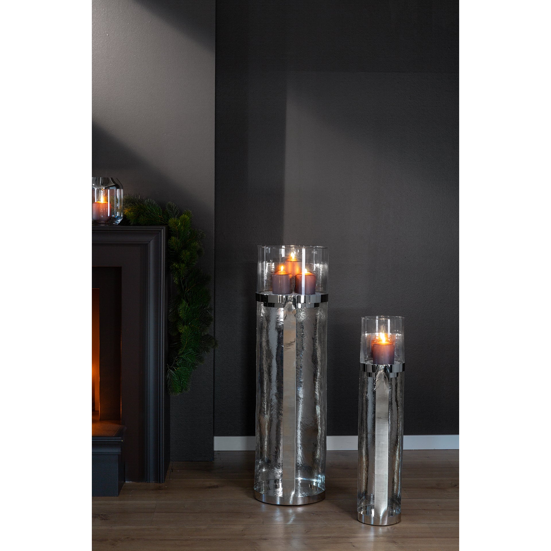 MANIAC Säule silberfarben