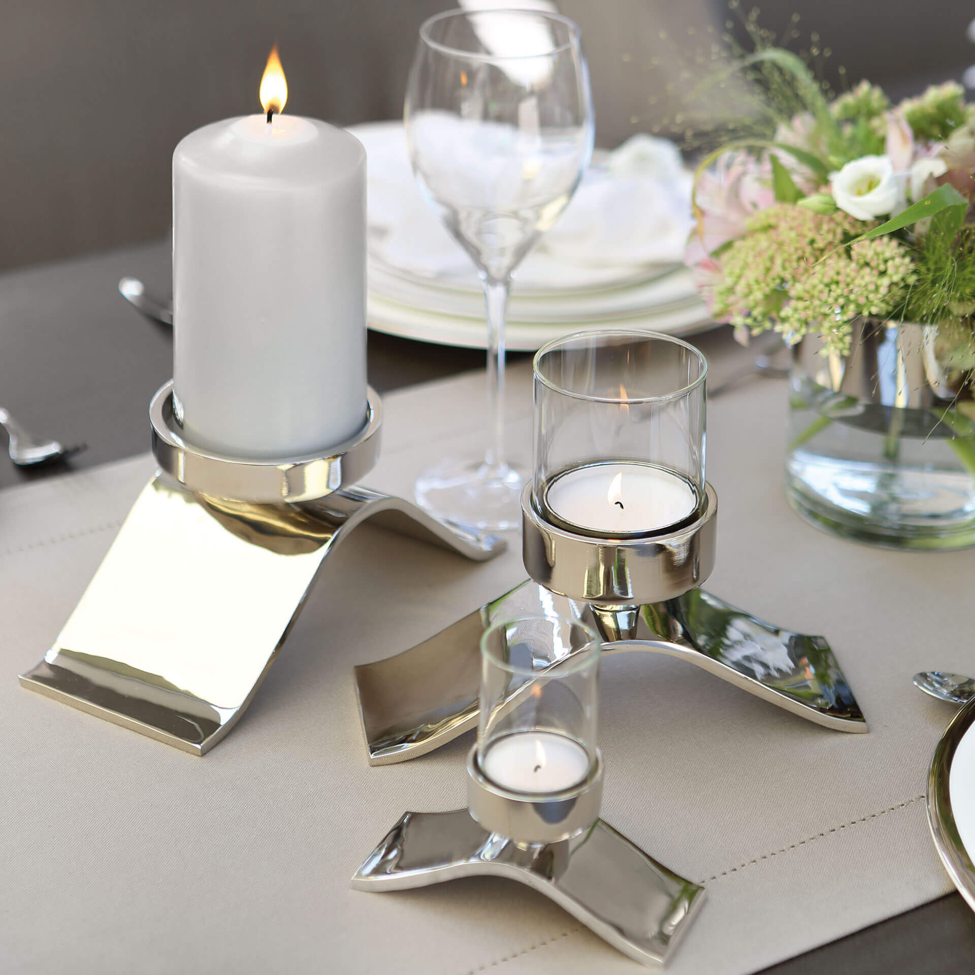 WAVE Stumpenkerzenhalter silberfarben
