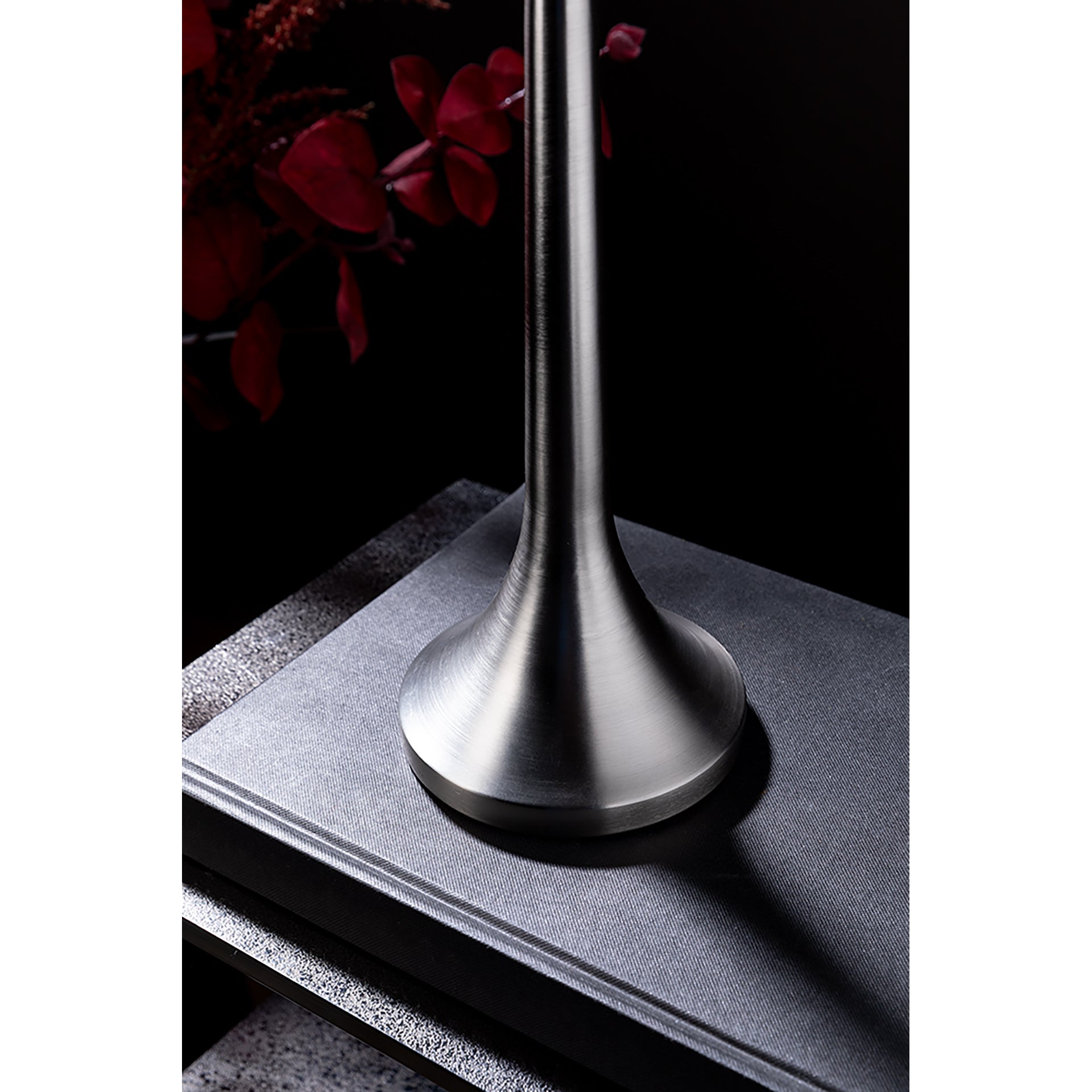 ILLUMA LED Leuchte silberfarben