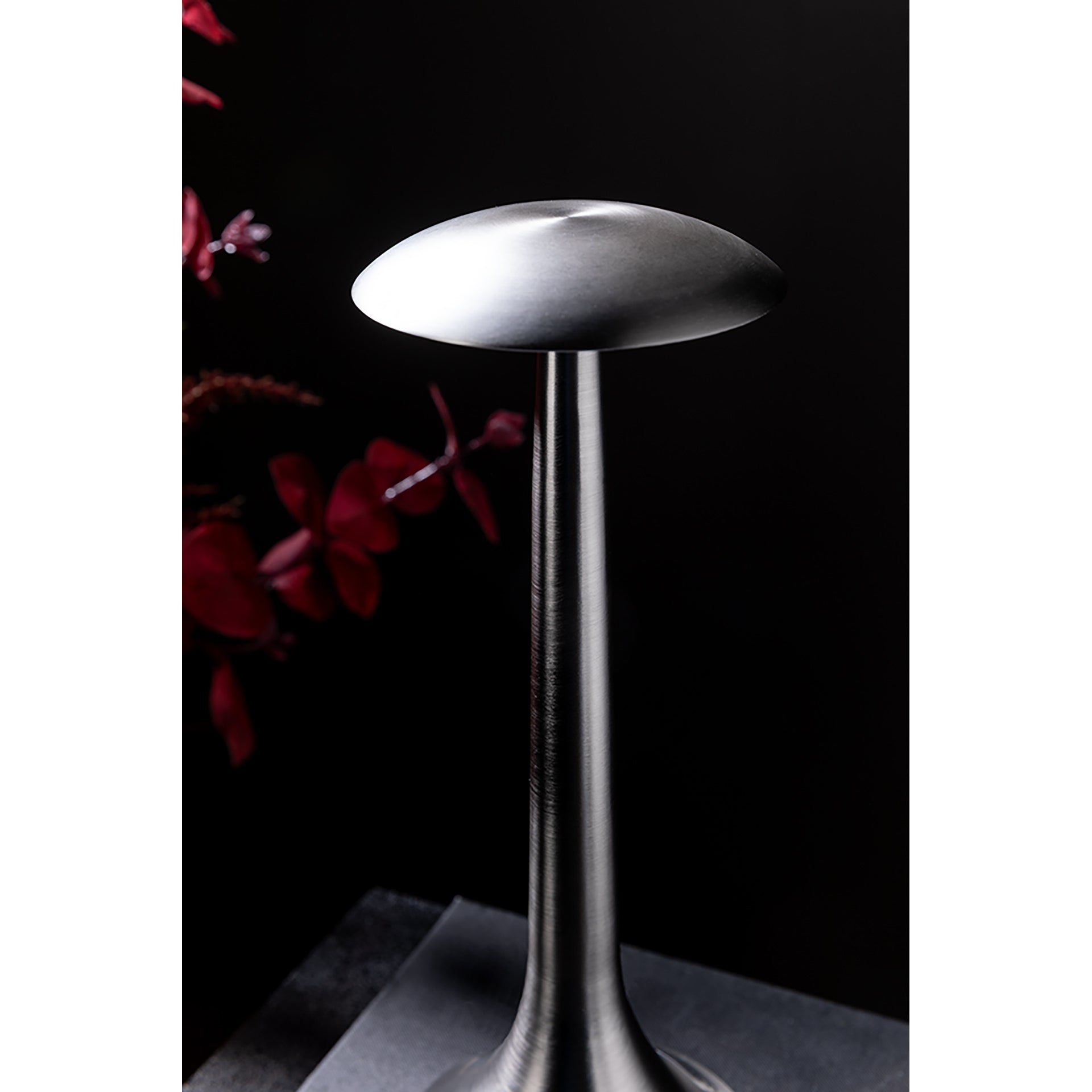 ILLUMA LED Leuchte silberfarben