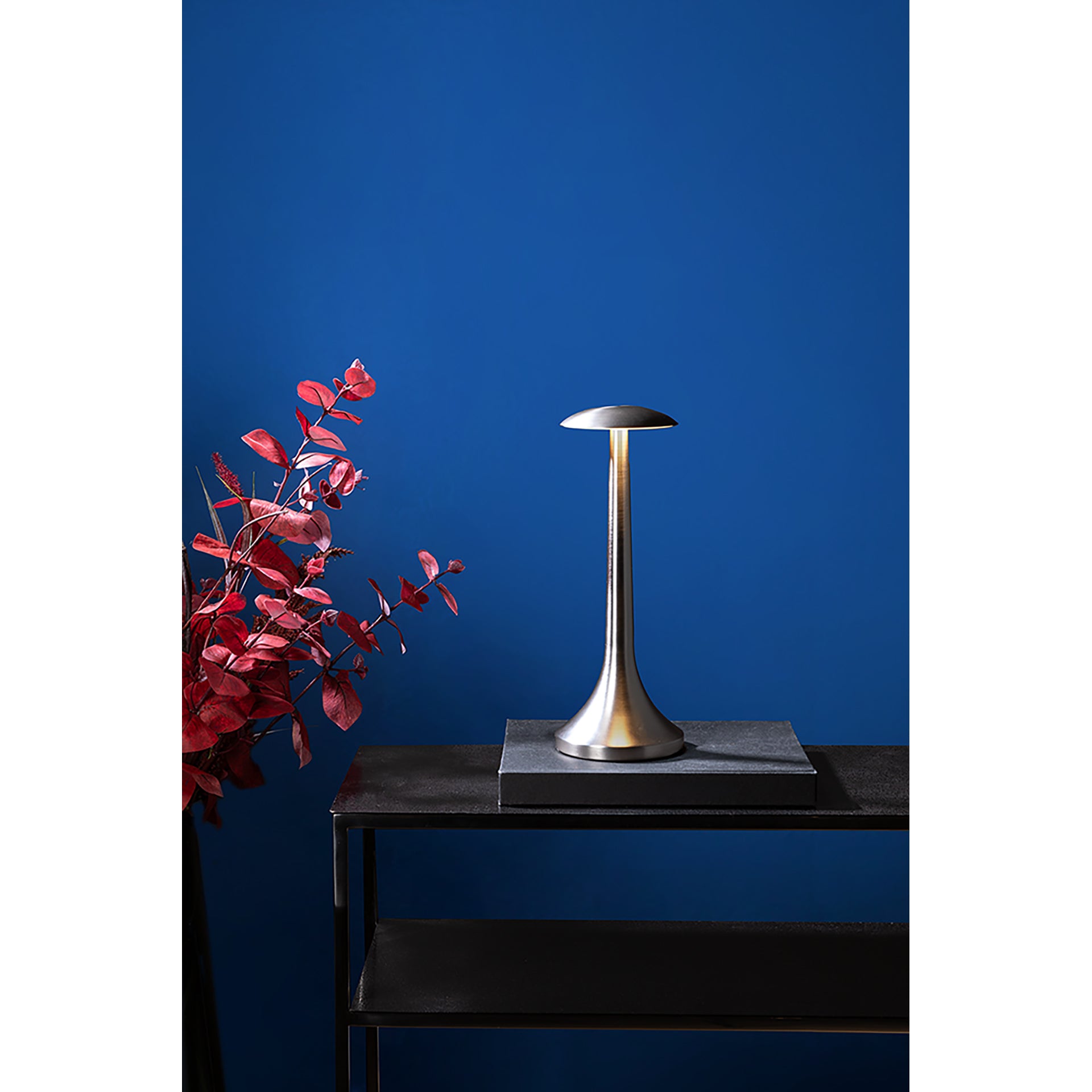 ILLUMA LED Leuchte silberfarben