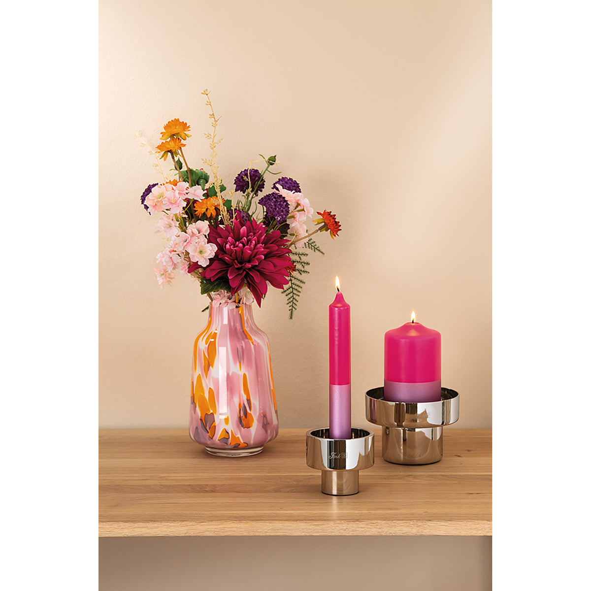 CANDLE 2 farbig getauchte Stabkerze fuchsia