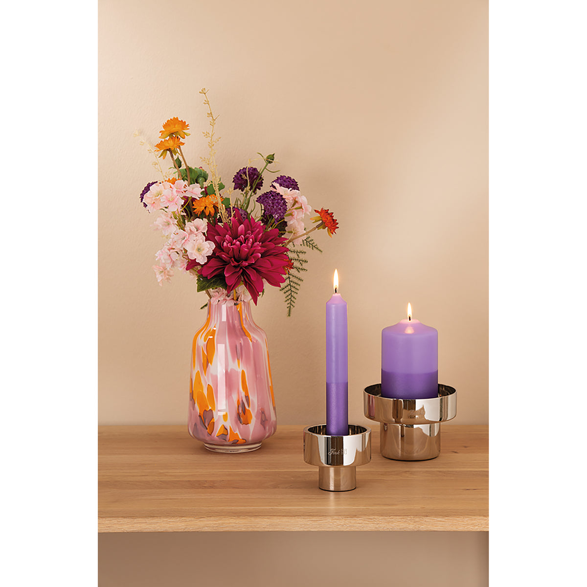 CANDLE 2 farbig getauchte Stabkerze lila